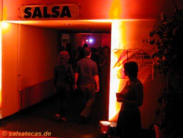Köln: Salsa in der Uni-Mensa