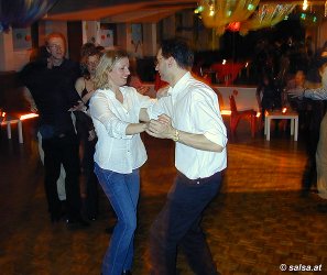 Salsa in der Tanzschule Schluerecki in Köln - anklicken zum Vergrößern - click to enlarge