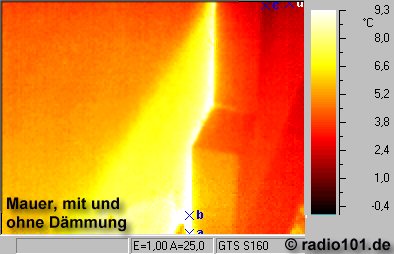 Thermal imaging of buildings: infrared / thermal image of a wall with and without insulation
