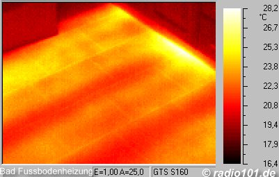 Underfloorheating in a bathroom - Thermographic picture - infrared photograph