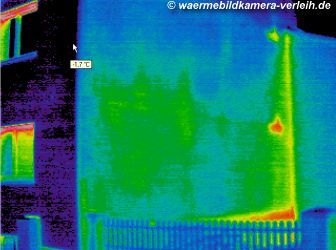 infrared camera picture / Thermografic fotograph of a house